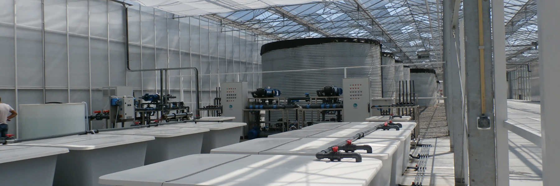 Mixing tanks with irrigation unit