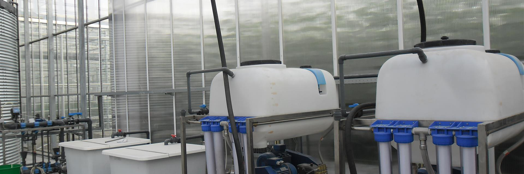 Irrigation unit tanks